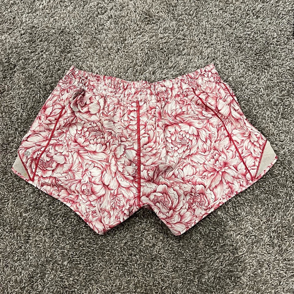 Lululemon Hotty Hot 4’ Shorts